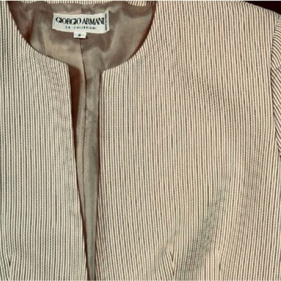 Giorgio Armani Skirt Suit in Cream/Tan | Size 2 - Picture 4 of 8